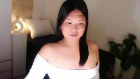 Snapshot of kayleepinay chatting on 07/09/26, 11:42 Y O U R F U T U R E K A Y L E E online show from 07/09/26, 11:42