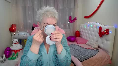 kaylesmoll online show from 02/15/25, 06:02