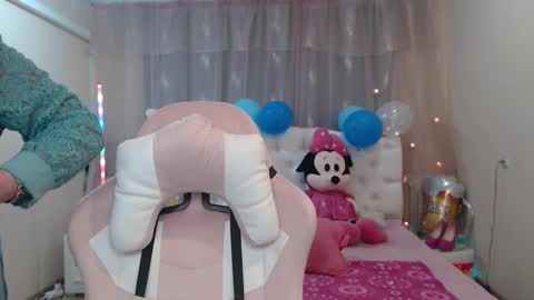 kaylesmoll online show from 09/19/25, 06:30