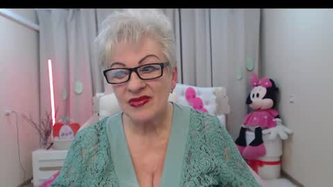 kaylesmoll online show from 04/14/26, 07:09