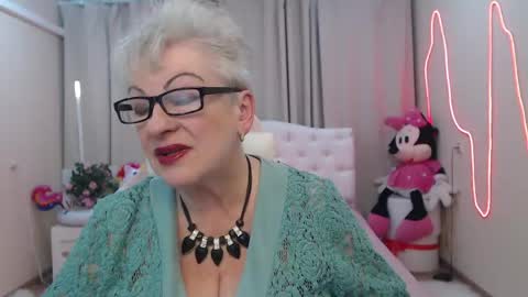 kaylesmoll online show from 05/29/26, 06:50