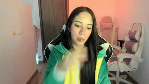 kaylie online show from 10/28/25, 11:03