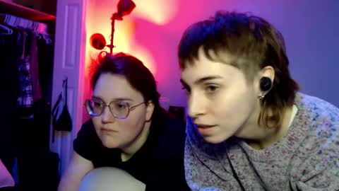 Snapshot of kayybutlikeno chatting on 12/21/25, 05:20 KayyNo online show from 12/21/25, 05:20