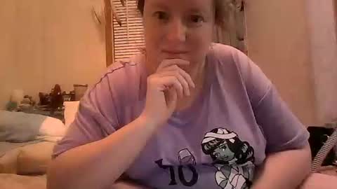 kcandler27 online show from 10/30/25, 08:49