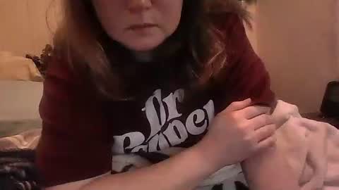 kcandler27 online show from 11/04/25, 12:04