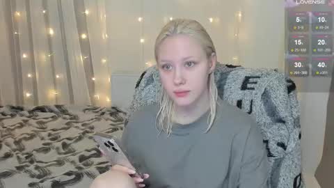 Seb Polly Roxy Jonny online show from 02/12/25, 01:48