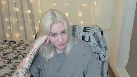 Seb Polly Roxy Jonny online show from 02/12/25, 04:55