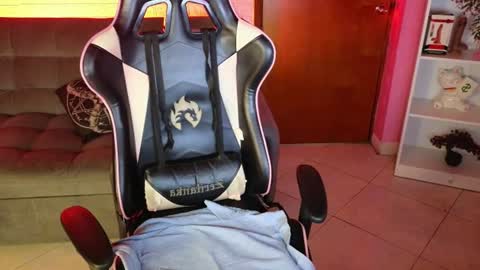 keeiity_moon online show from 06/26/26, 10:47