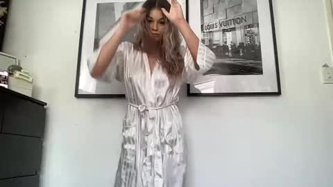 Snapshot of keeliebaby chatting on 03/03/25, 11:24 Keelie xx online show from 03/03/25, 11:24