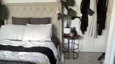 Snapshot of keeliebaby chatting on 03/11/25, 12:22 Keelie xx online show from 03/11/25, 12:22