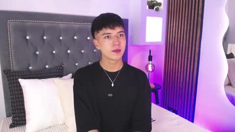 Snapshot of keen_nico chatting on 02/22/26, 12:47 nico online show from 02/22/26, 12:47