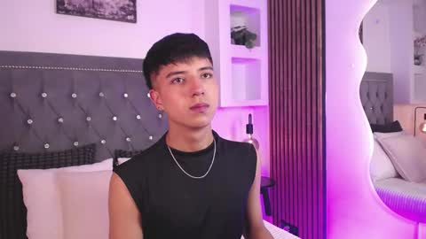 Snapshot of keen_nico chatting on 02/25/26, 12:15 nico online show from 02/25/26, 12:15