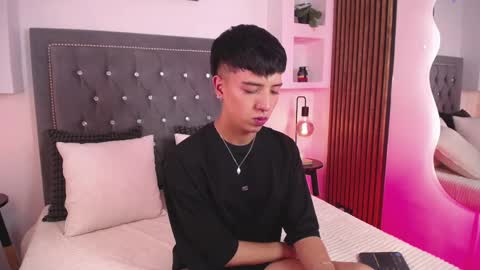 Snapshot of keen_nico chatting on 02/27/26, 01:00 nico online show from 02/27/26, 01:00