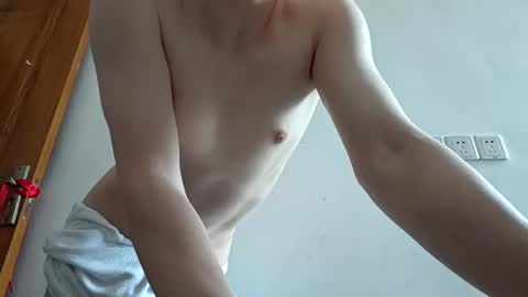 Snapshot of keepitsecret05 chatting on 02/16/25, 02:20 Eliot online show from 02/16/25, 02:20