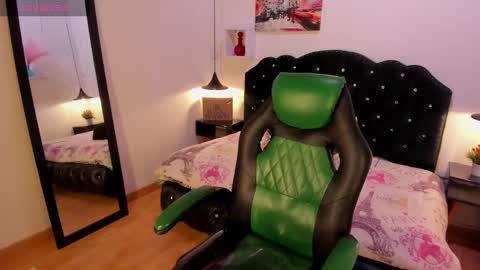 Snapshot of keevin_cross_ chatting on 03/11/25, 01:45 Keevin online show from 03/11/25, 01:45