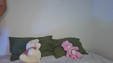 Snapshot of kei16jt chatting on 10/22/25, 03:07 Andrea online show from 10/22/25, 03:07