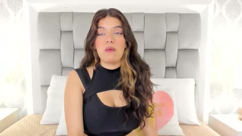 Snapshot of keiira_fox chatting on 02/03/26, 11:26 Keiira Fox online show from 02/03/26, 11:26