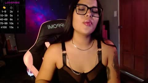 Snapshot of keikim_ chatting on 12/19/25, 07:10 Kimk online show from 12/19/25, 07:10