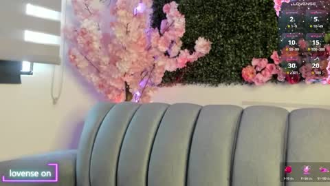 Snapshot of keila_loll chatting on 11/10/25, 02:05 naty online show from 11/10/25, 02:05