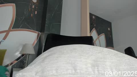 Snapshot of keila_mendoza chatting on 01/03/25, 04:59 Keila online show from 01/03/25, 04:59