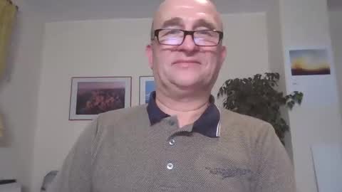 Snapshot of keilie1 chatting on 12/25/24, 10:59 keilie1 online show from 12/25/24, 10:59