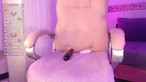 Snapshot of keily_gh1 chatting on 02/07/25, 10:19 KEILY  online show from 02/07/25, 10:19