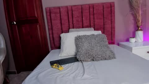 Snapshot of keimywilde chatting on 12/20/25, 06:15 Keimy Wilde online show from 12/20/25, 06:15