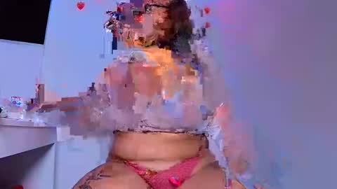 Snapshot of keira_bbw5 chatting on 02/10/25, 12:52 keirabbw online show from 02/10/25, 12:52