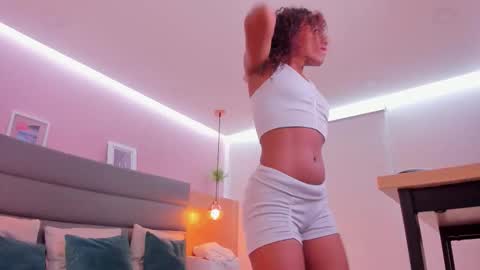 Snapshot of keira_river chatting on 12/01/25, 08:58 Keira River online show from 12/01/25, 08:58