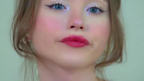 Keira online show from 05/09/26, 10:09