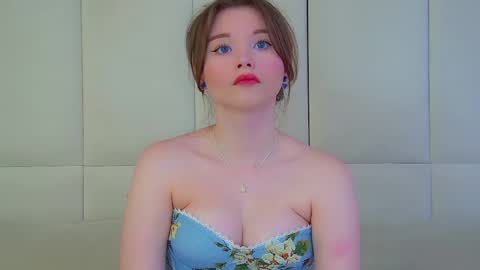 Keira online show from 05/17/26, 06:33