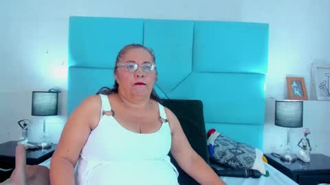 Snapshot of keiralennox chatting on 01/21/25, 01:32   online show from 01/21/25, 01:32