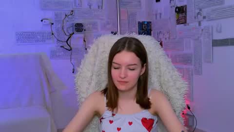 kelliebanshe online show from 06/19/26, 04:50