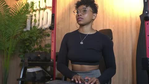 kelly__thomson online show from 05/20/26, 01:50