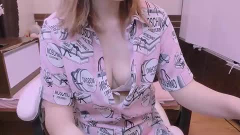 Kelly online show from 04/17/26, 02:47