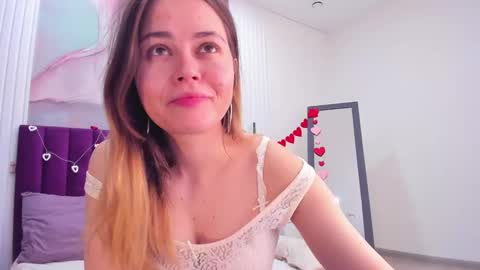 Snapshot of kelly_cuutie chatting on 02/20/25, 05:33 Kelly online show from 02/20/25, 05:33