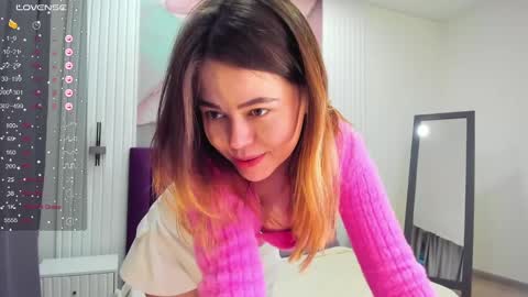 Snapshot of kelly_cuutie chatting on 03/03/25, 04:25 Kelly online show from 03/03/25, 04:25