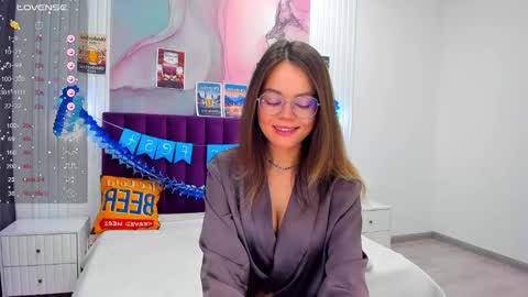 Snapshot of kelly_cuutie chatting on 10/03/25, 01:02 Kelly online show from 10/03/25, 01:02