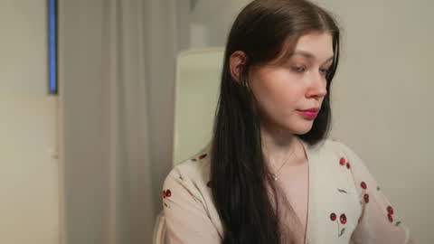 Snapshot of kelly_ember chatting on 02/06/25, 02:15 KELLY online show from 02/06/25, 02:15