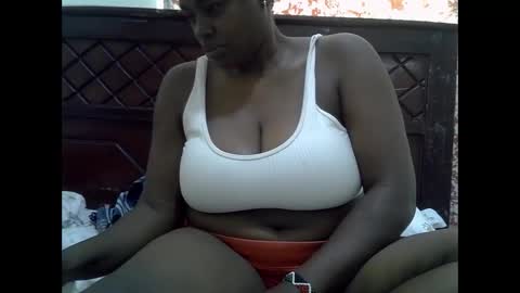 kelly_jones9 online show from 05/17/26, 11:06