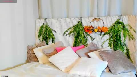 Sofia online show from 10/30/25, 02:02