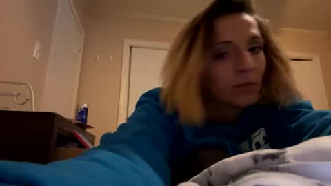 kelly_wight223 online show from 11/13/25, 11:42