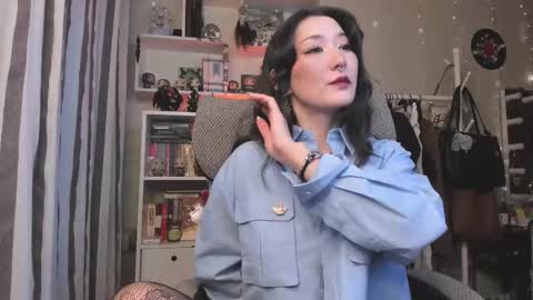 Snapshot of kellyasian chatting on 12/19/25, 07:15 Leia online show from 12/19/25, 07:15