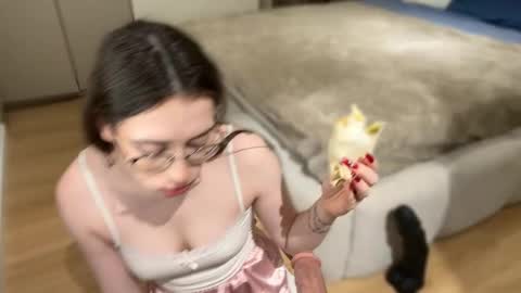 Kelly online show from 12/03/25, 05:11