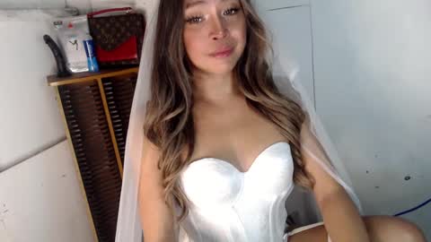 Snapshot of kellyclarksonx chatting on 12/27/24, 08:02 its me KELLY online show from 12/27/24, 08:02