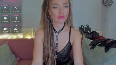 Snapshot of kellyfouler chatting on 02/07/25, 01:53 KellyFouler online show from 02/07/25, 01:53