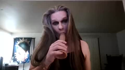 Snapshot of kellyjames420 chatting on 12/18/25, 05:57 Kelly James online show from 12/18/25, 05:57