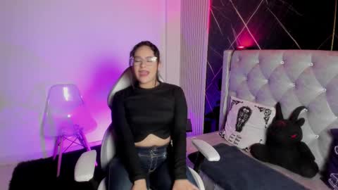 Snapshot of kellymurmonth chatting on 12/02/25, 02:39 kellymurmonth online show from 12/02/25, 02:39