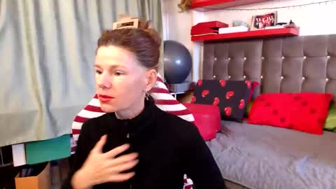 kelly online show from 05/03/26, 01:39
