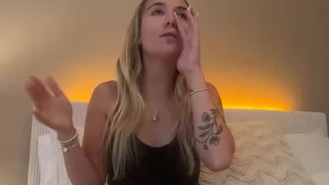 Snapshot of kelseyblu chatting on 05/19/26, 12:05 Kelsey Blu online show from 05/19/26, 12:05